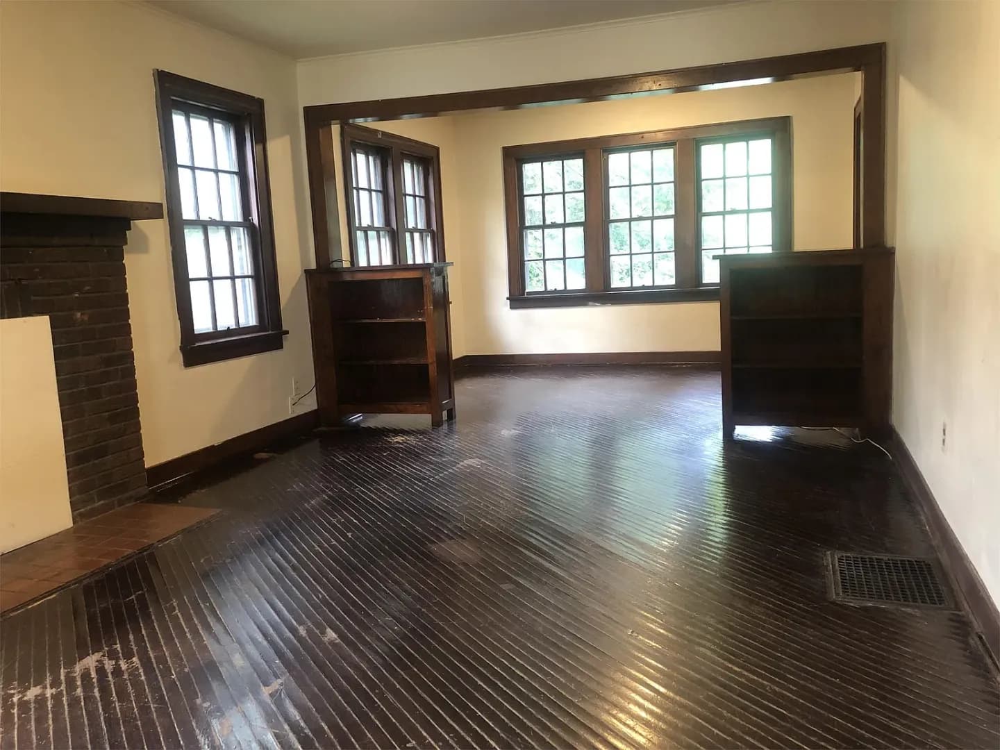 Bloomington House: 718 E Hunter