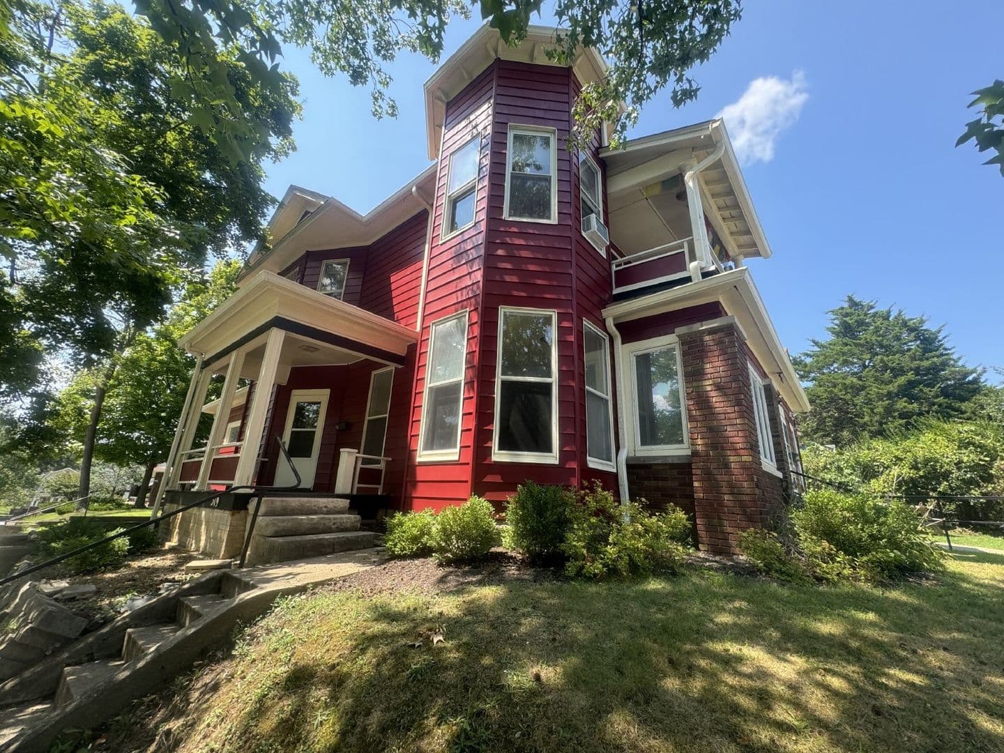 Bloomington House: 403 N. Indiana