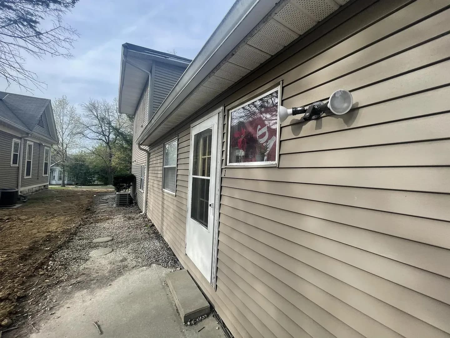 Bloomington Apartment: 521 E. 7th St.
