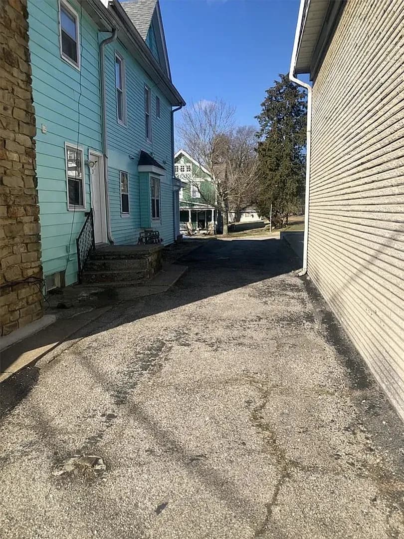 Bloomington Apartment: 423 S Fess Ave
