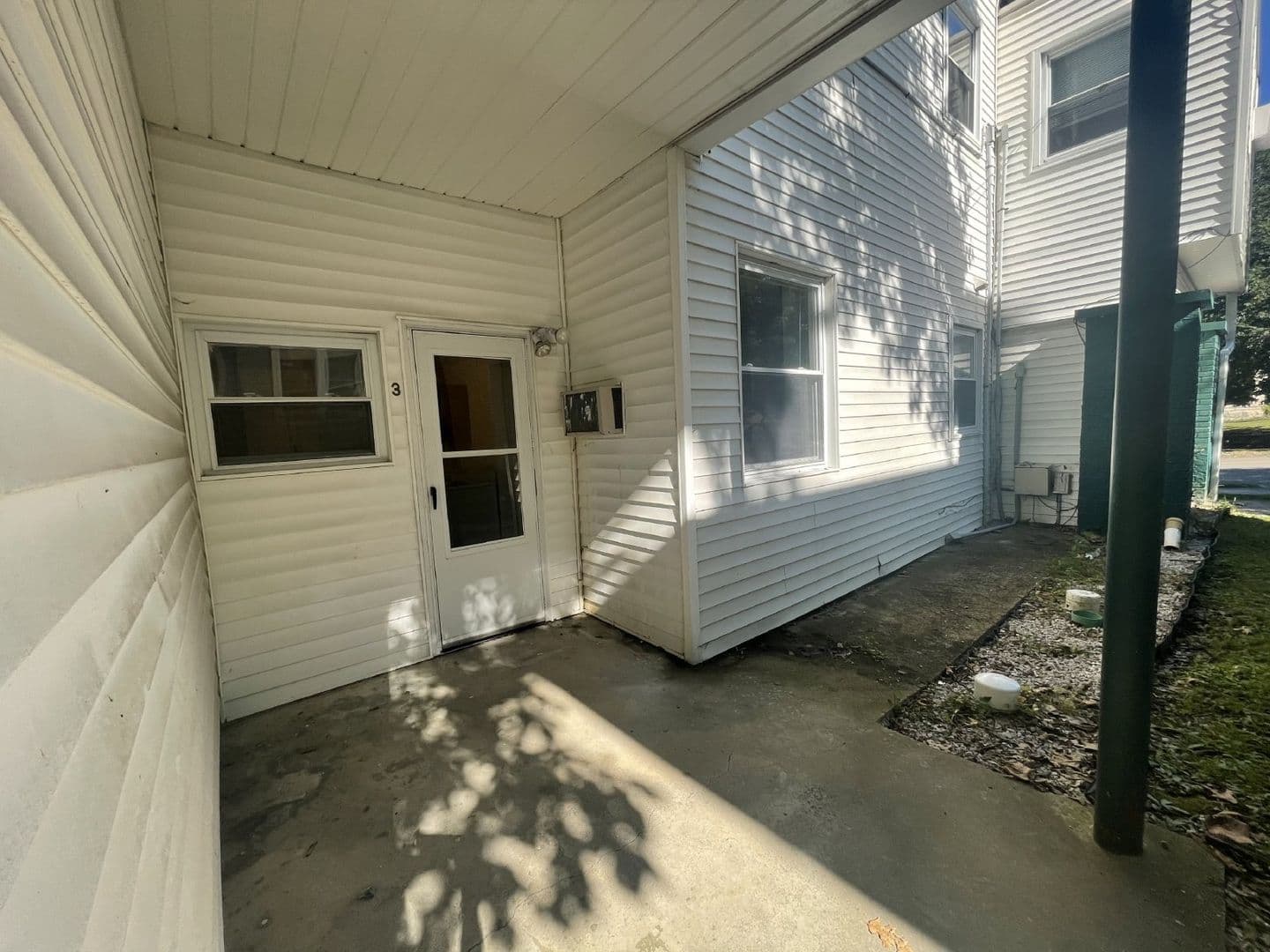 Bloomington Apartment: 416 E. 2nd St.