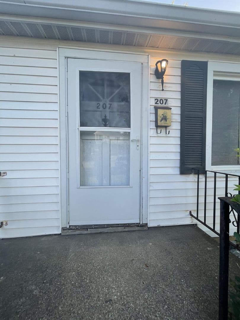 Bloomington House: 207 E. 19th St.