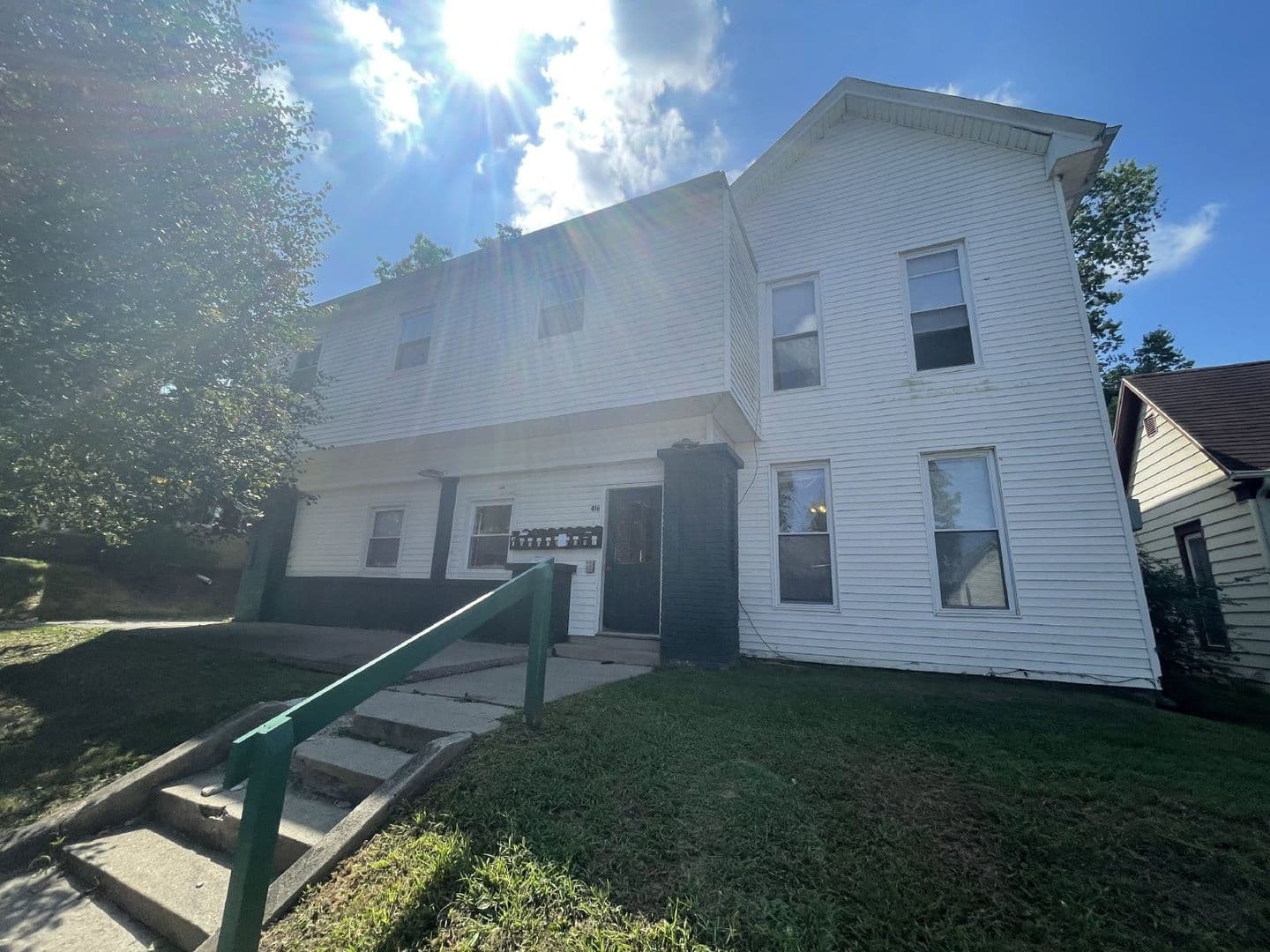 Bloomington Apartment: 416 E. 2nd St.