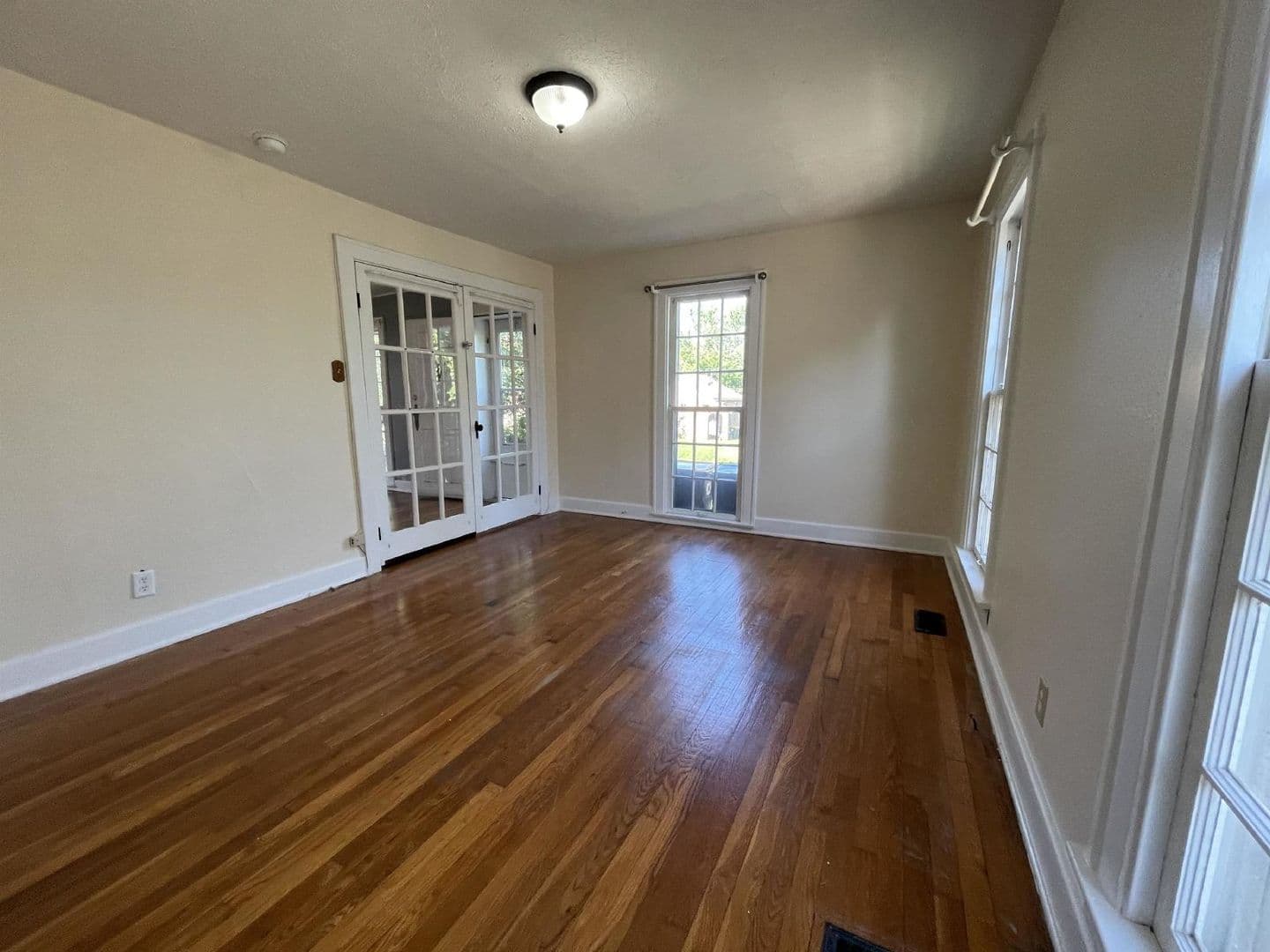 Bloomington House: 405 S. Eagleson