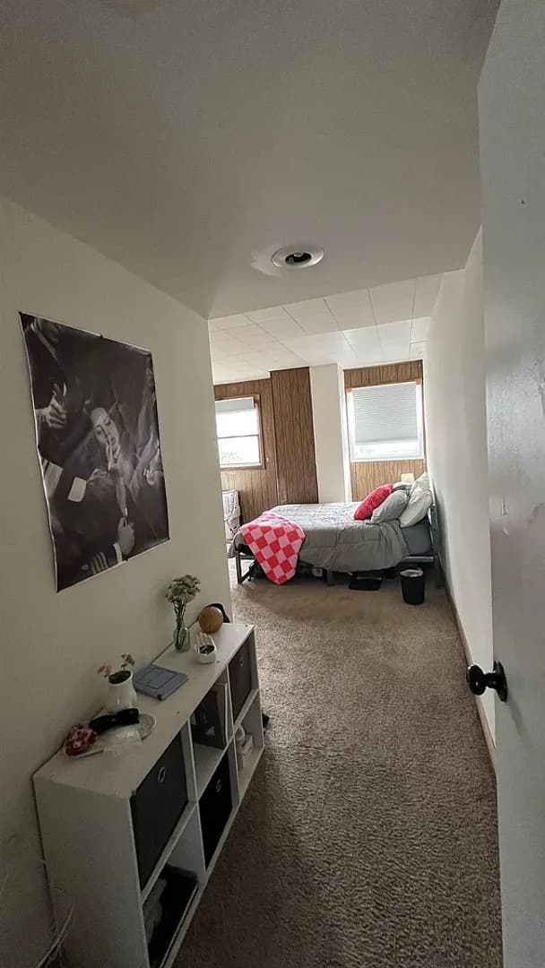 Bloomington House: 810 N Lincoln St