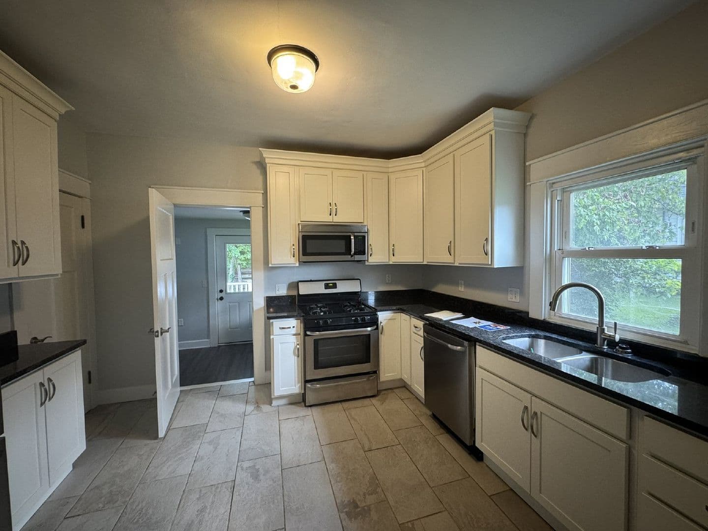 Bloomington House: 321 E. University