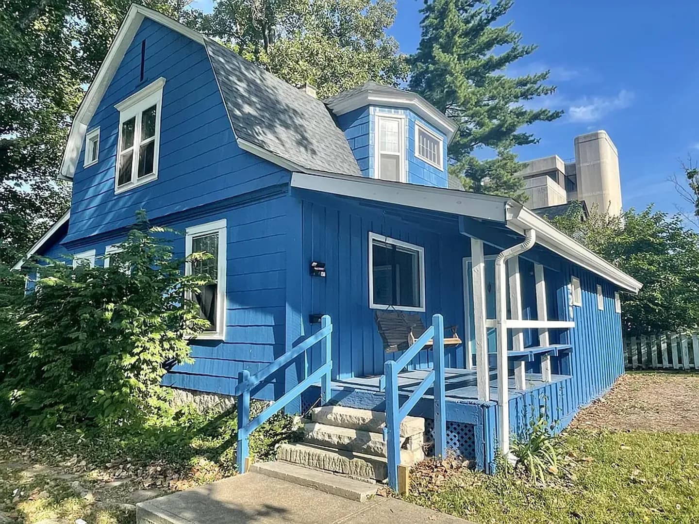 Bloomington House: 420 S Woodlawn Ave