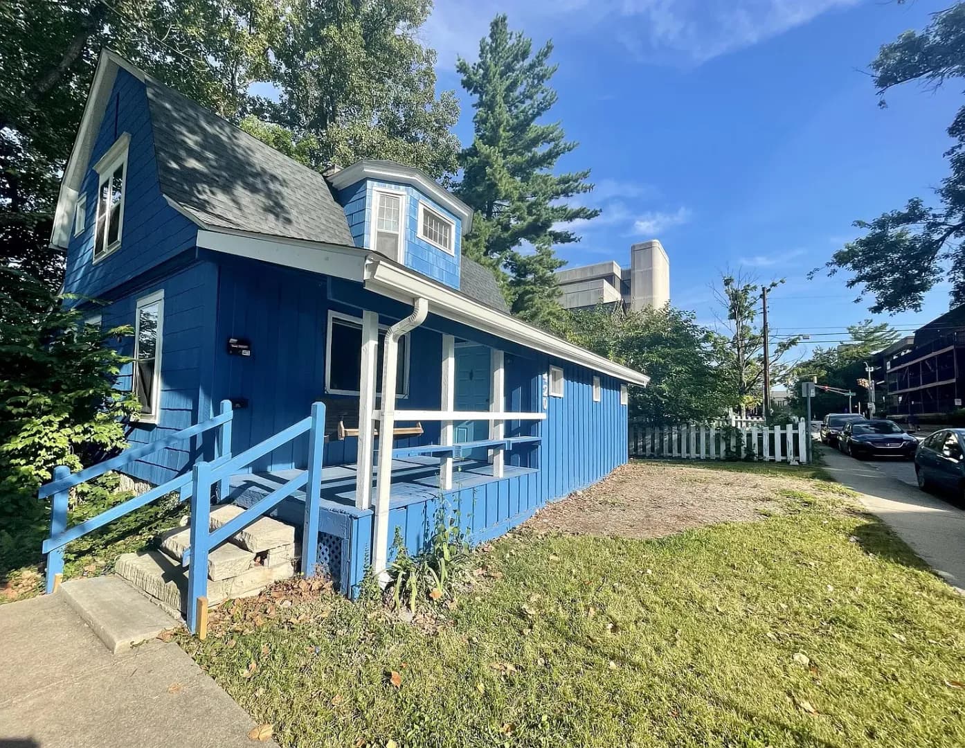 Bloomington House: 420 S Woodlawn Ave