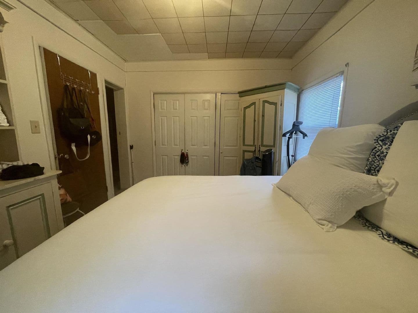 Bloomington Apartment: 416 E. 2nd St.