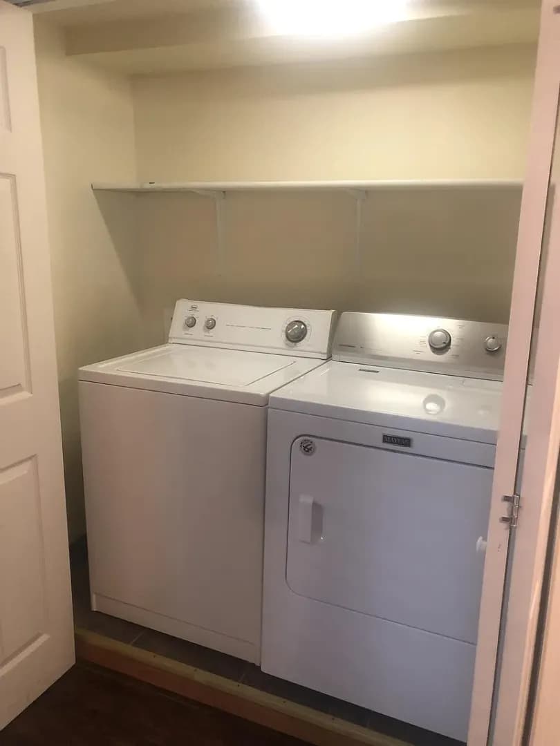 Bloomington House: 449 S Henderson St