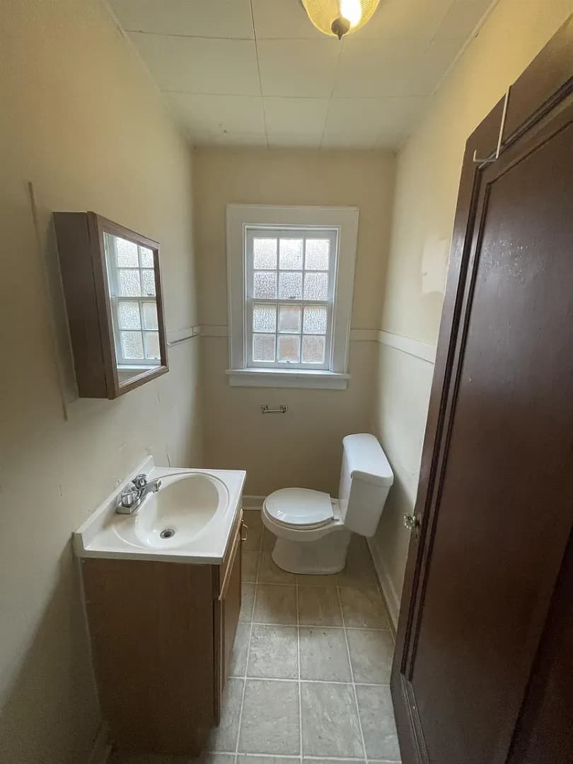 Bloomington House: 718 E Hunter