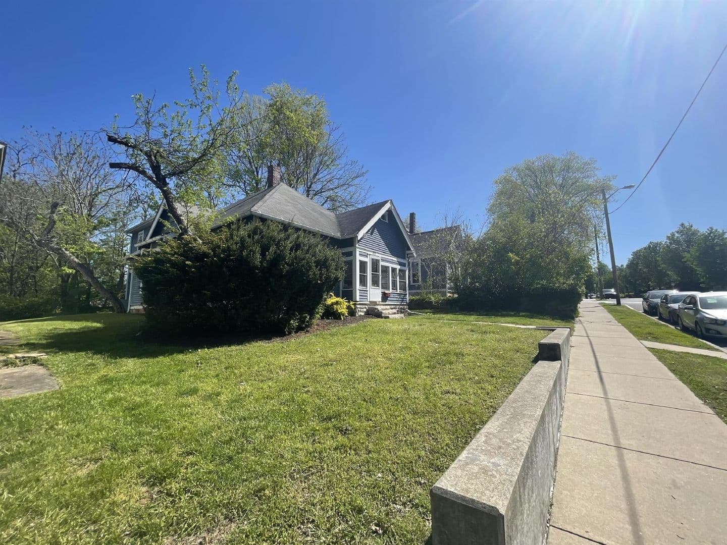 Bloomington House: 211 E. 2nd St.