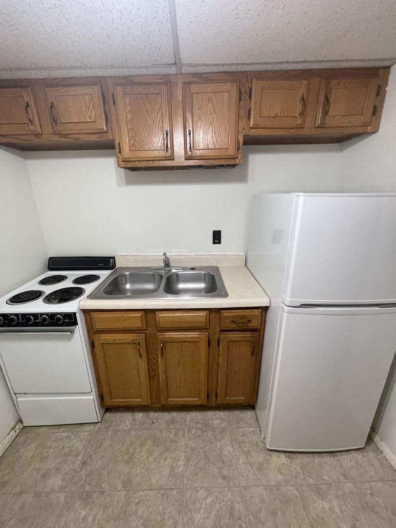 Bloomington Apartment: 416 E. 2nd St.