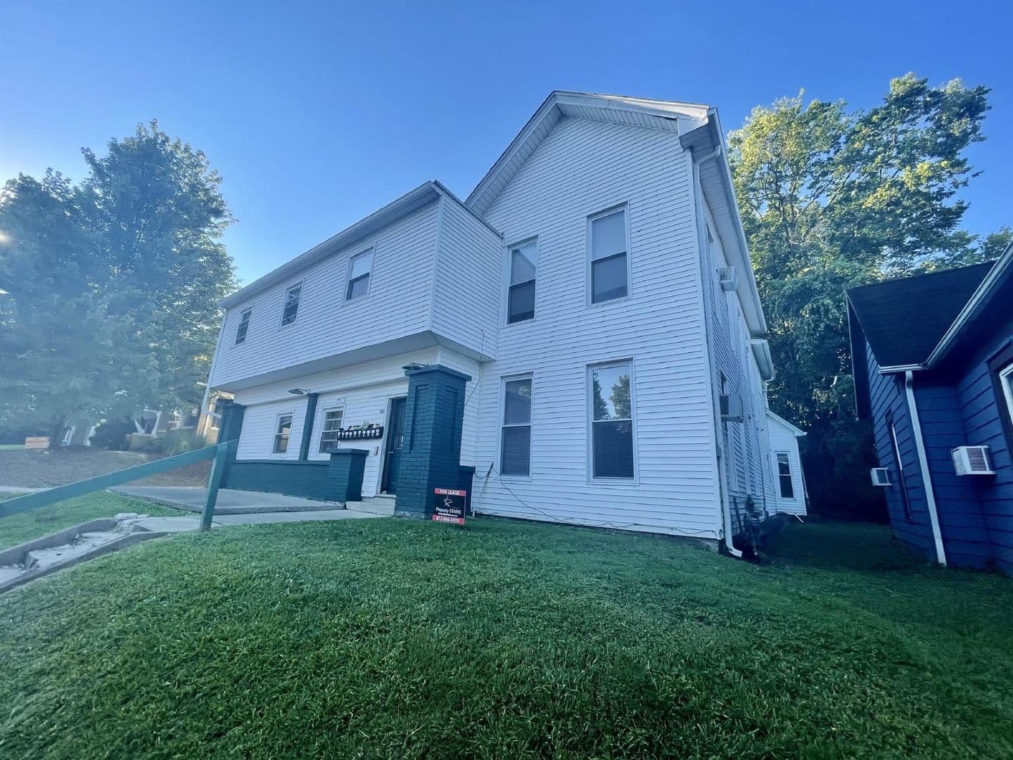 Bloomington Apartment: 416 E. 2nd St.