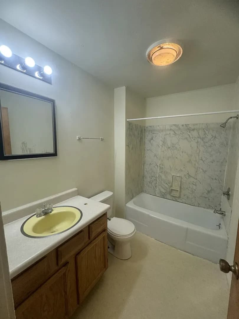 Bloomington Apartment: 521 E. 7th St.