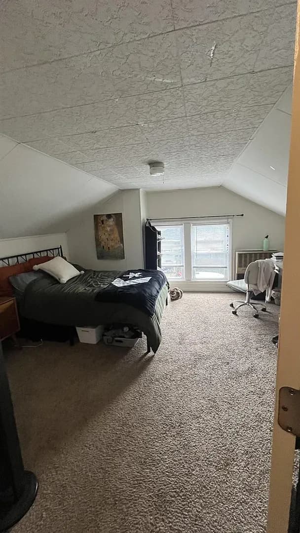 Bloomington House: 810 N Lincoln St