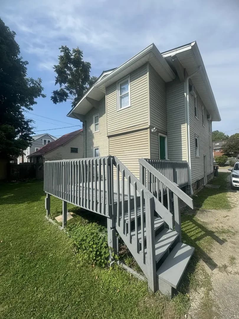 Bloomington House: 416 N. Grant