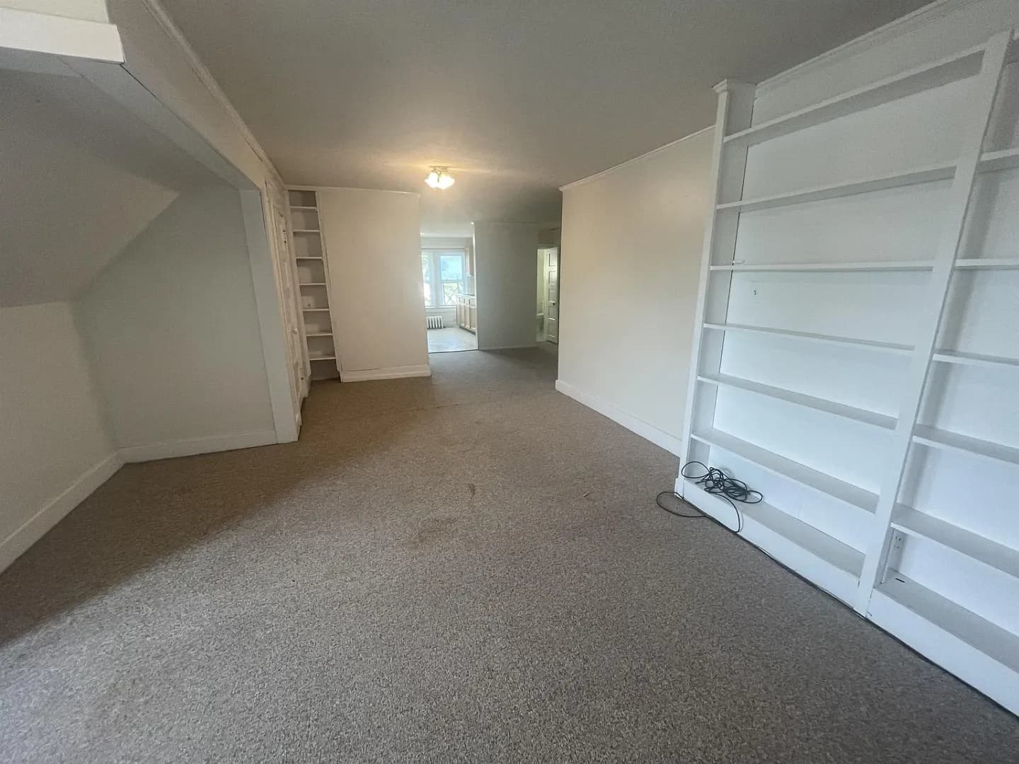 Bloomington Apartment: 420 S. Fess