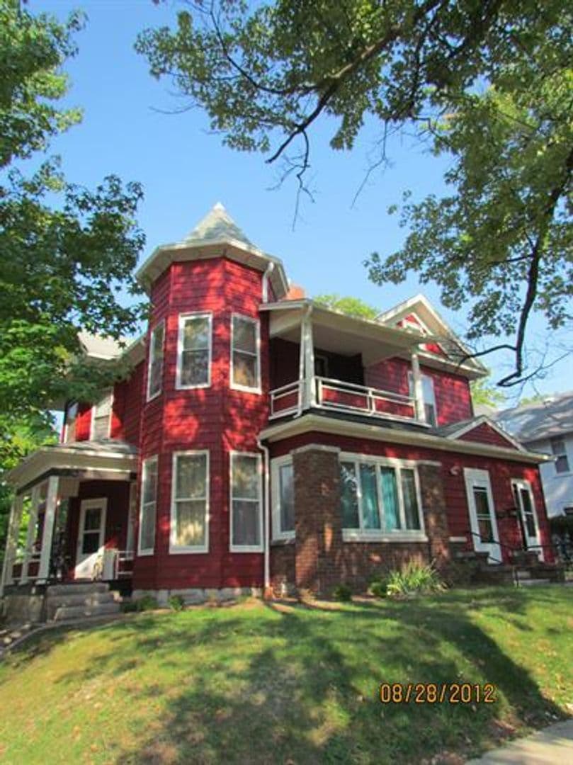 Bloomington House: 403 N. Indiana