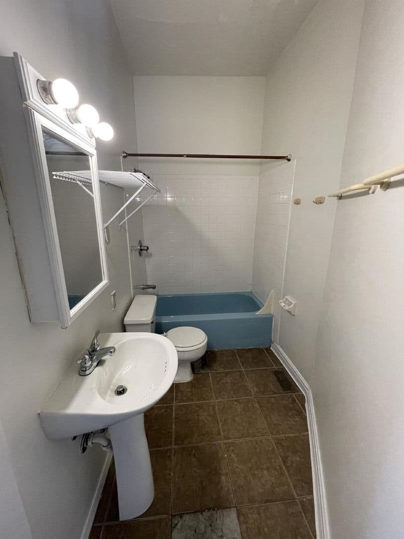 Bloomington House: 317 N. Indiana #1