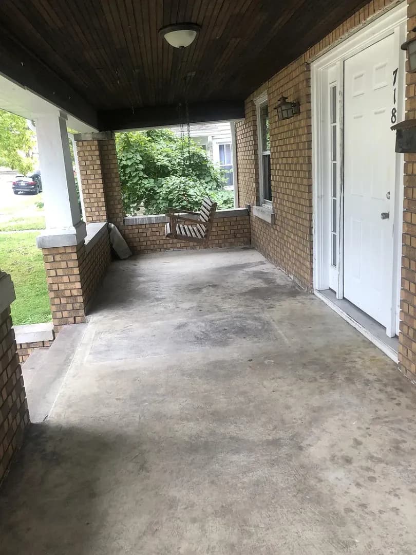 Bloomington House: 718 E Hunter
