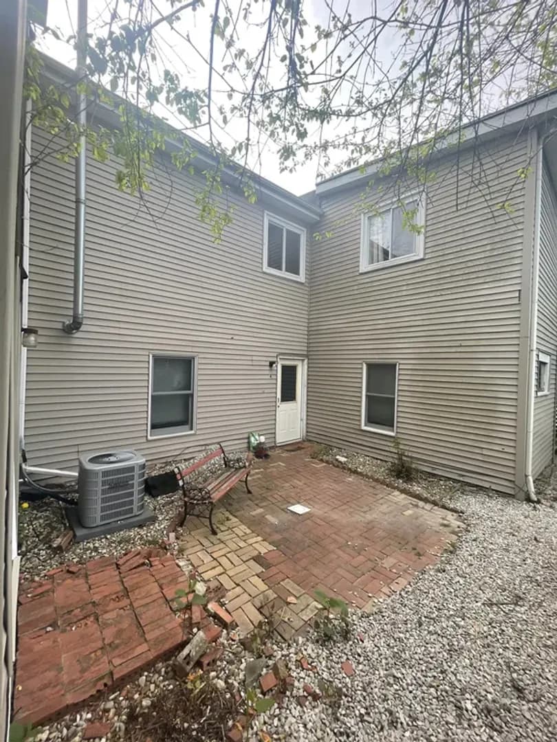 Bloomington Apartment: 521 E. 7th St.