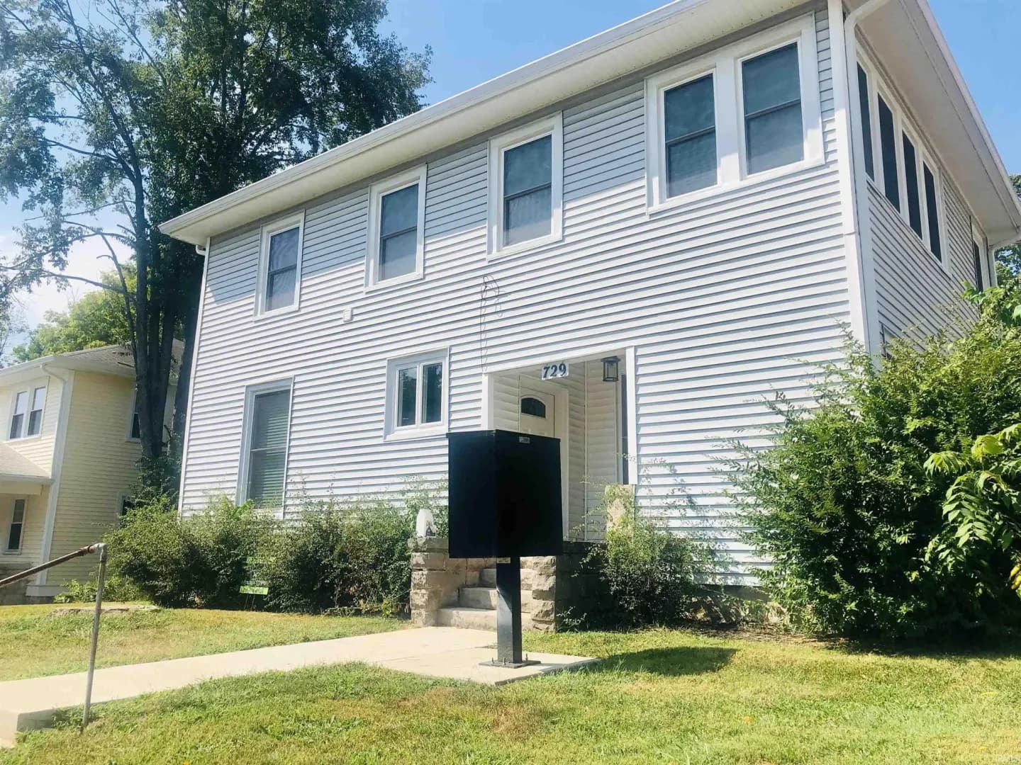 Bloomington Apartment: 729 E Hunter