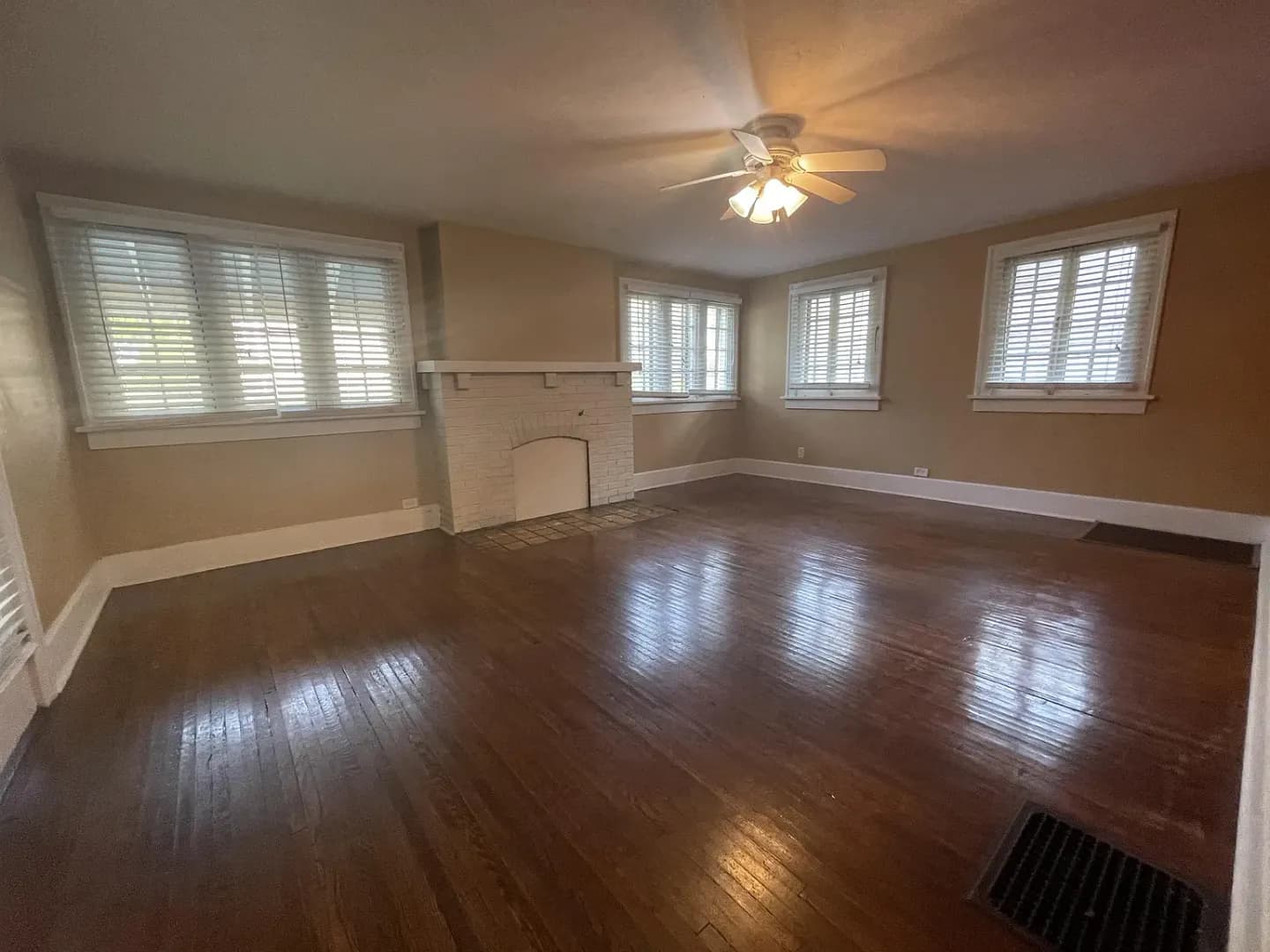 Bloomington House: 449 S Henderson St
