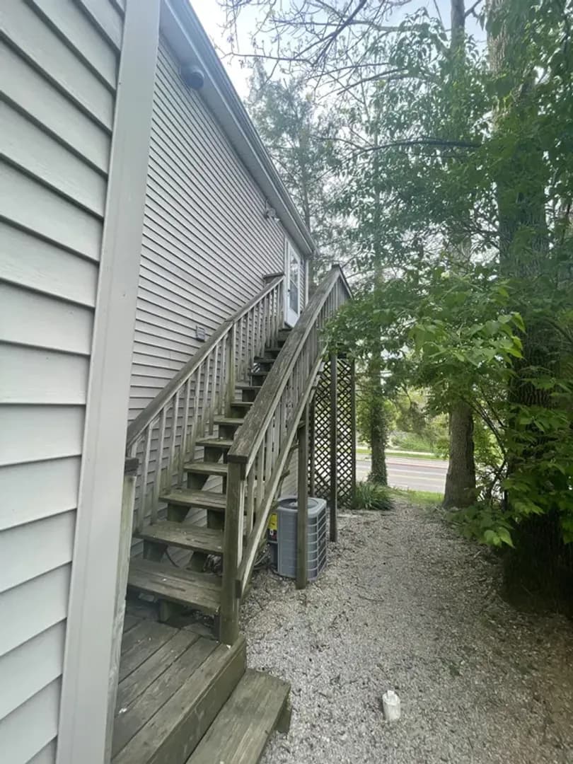 Bloomington Apartment: 521 E. 7th St.