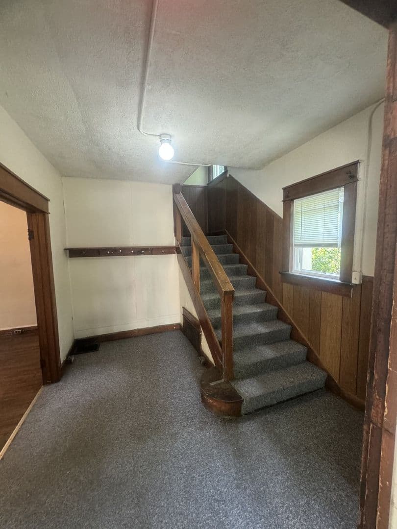 Bloomington House: 320 N. Lincoln
