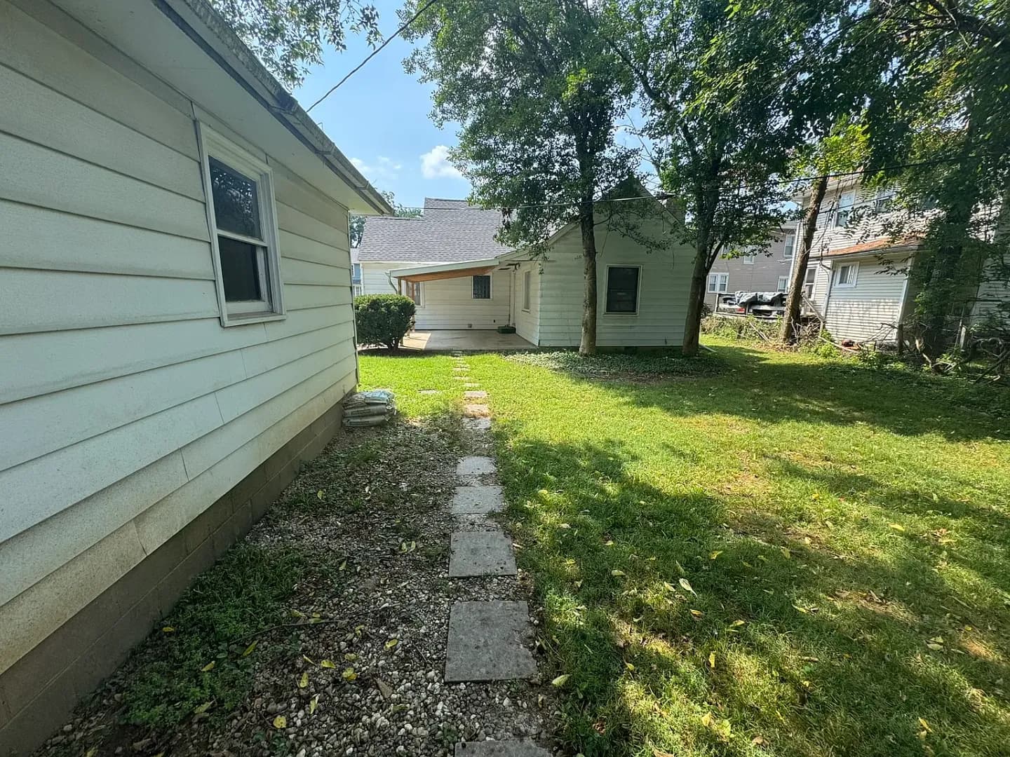 Bloomington House: 805 S Henderson St
