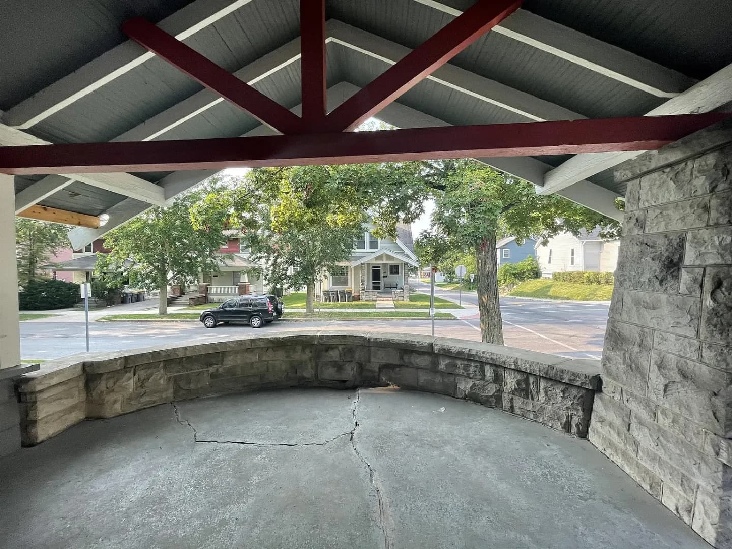 Bloomington House: 449 S Henderson St