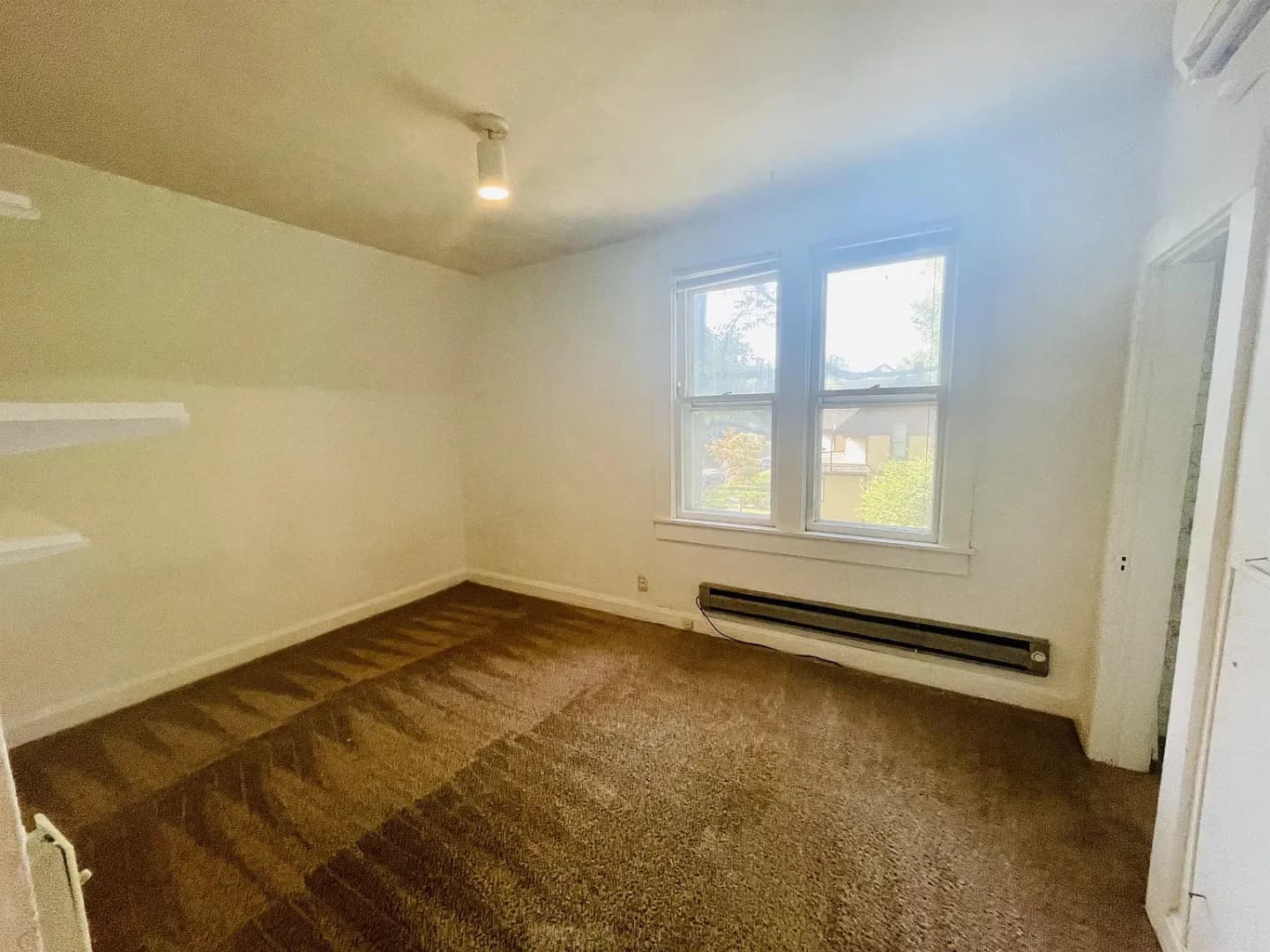 Bloomington House: 420 S Woodlawn Ave