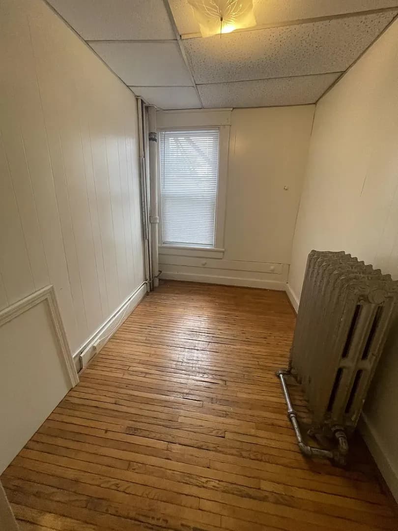 Bloomington Apartment: 420 S. Fess