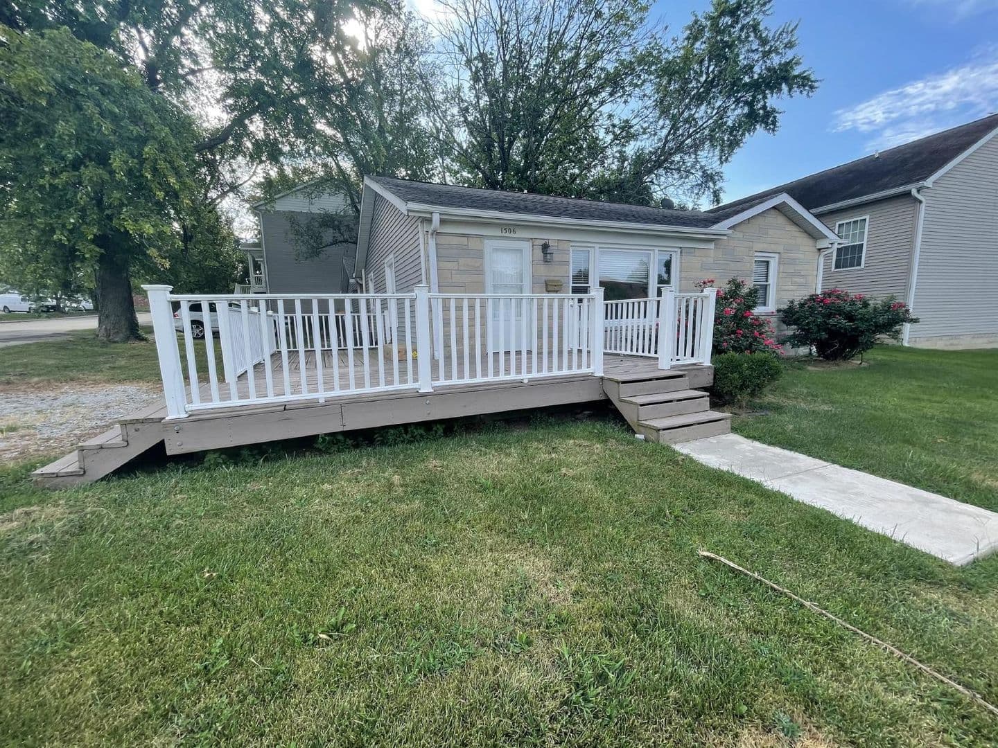 Bloomington House: 1506 N. Washington