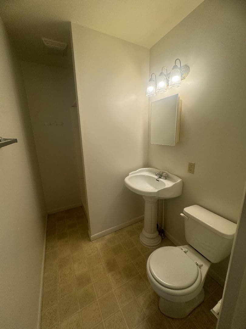 Bloomington Apartment: 420 S. Fess