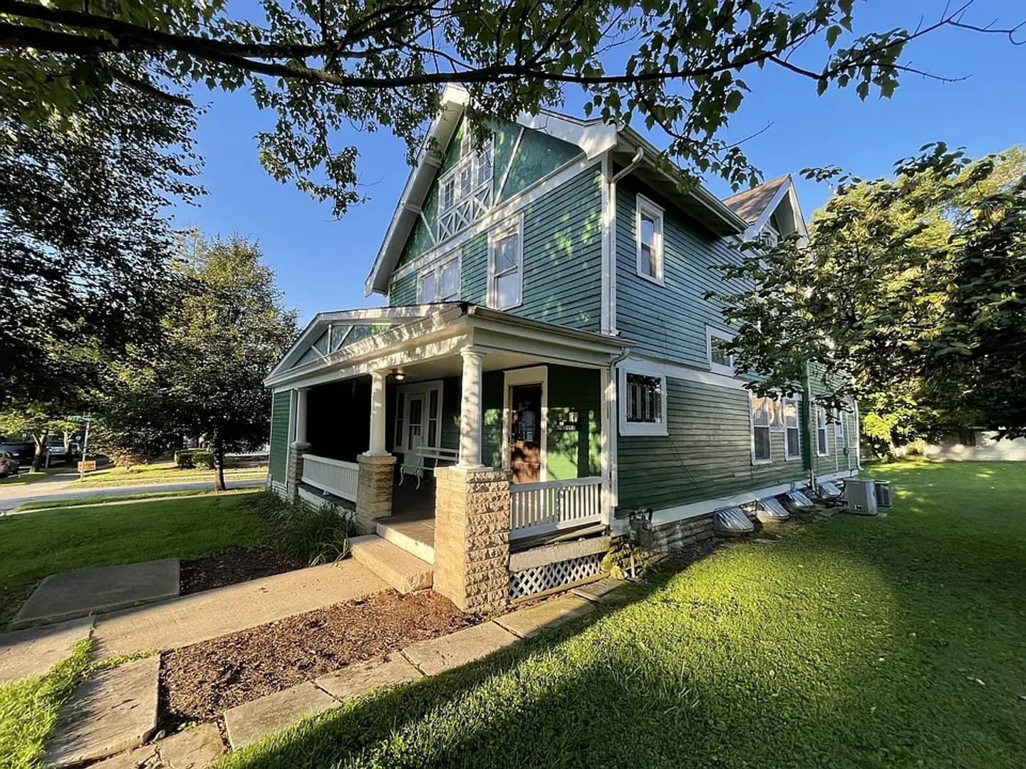 Bloomington House: 424 S. Fess Ave