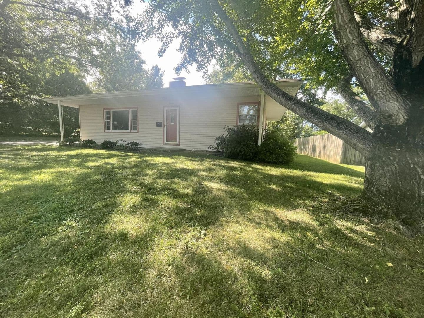 Bloomington House: 1822 E. 2nd St.