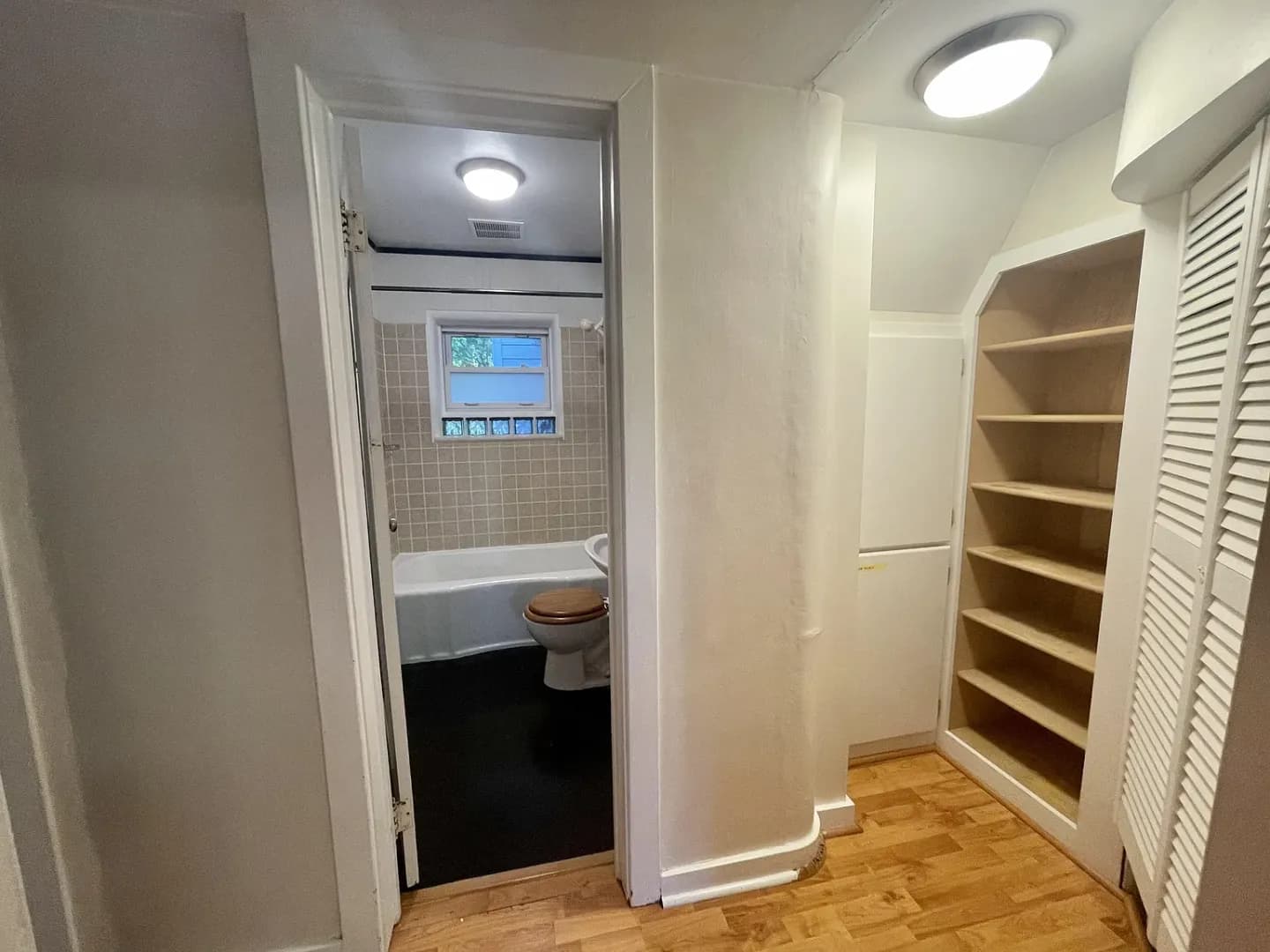 Bloomington House: 817 S Henderson
