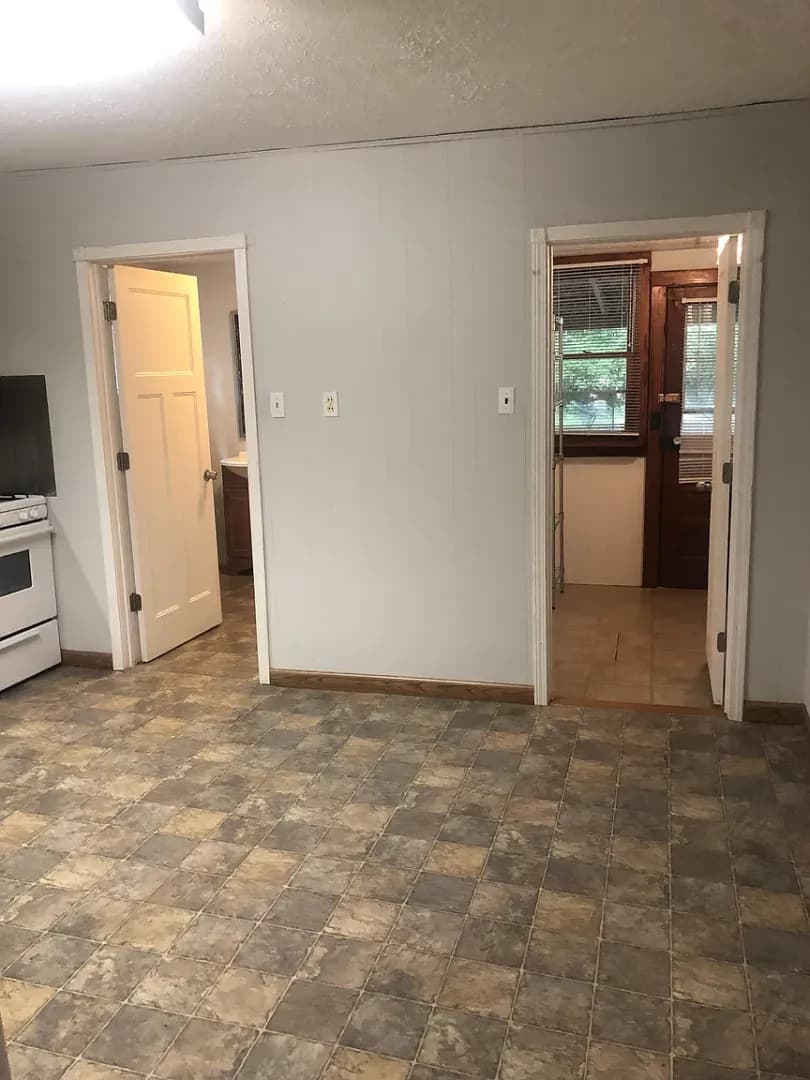 Bloomington Apartment: 615 N Lincoln St