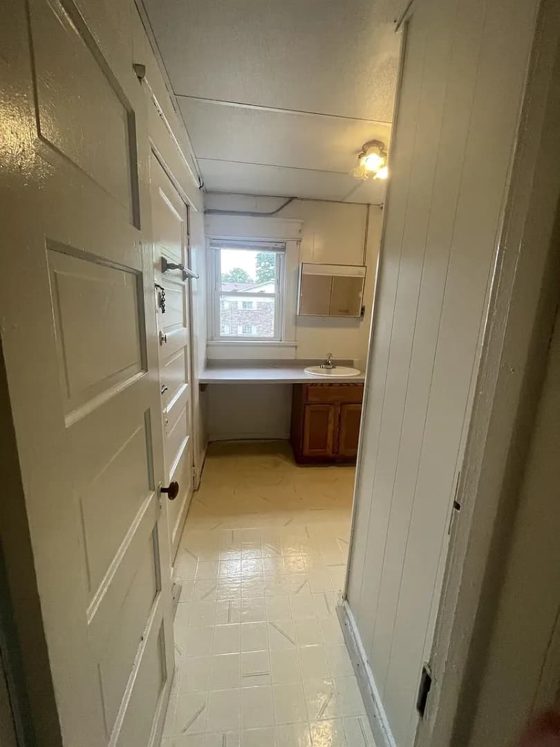 Bloomington Apartment: 420 S. Fess