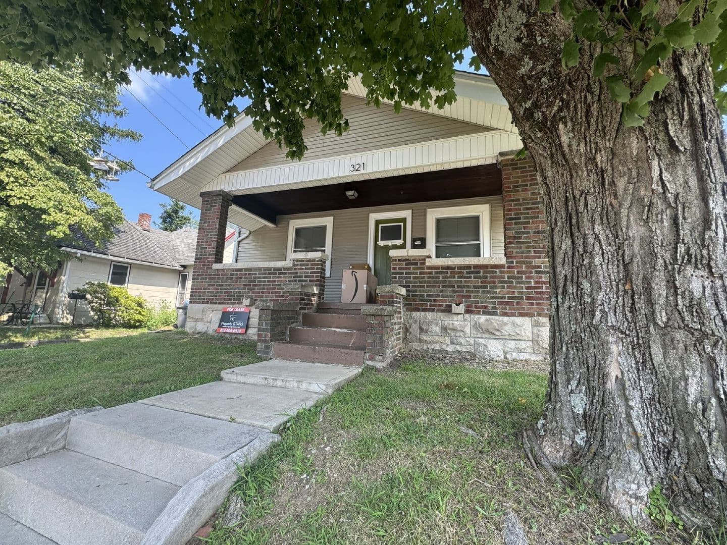 Bloomington House: 321 E. University