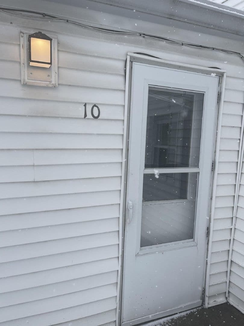Bloomington Apartment: 416 E. 2nd St.