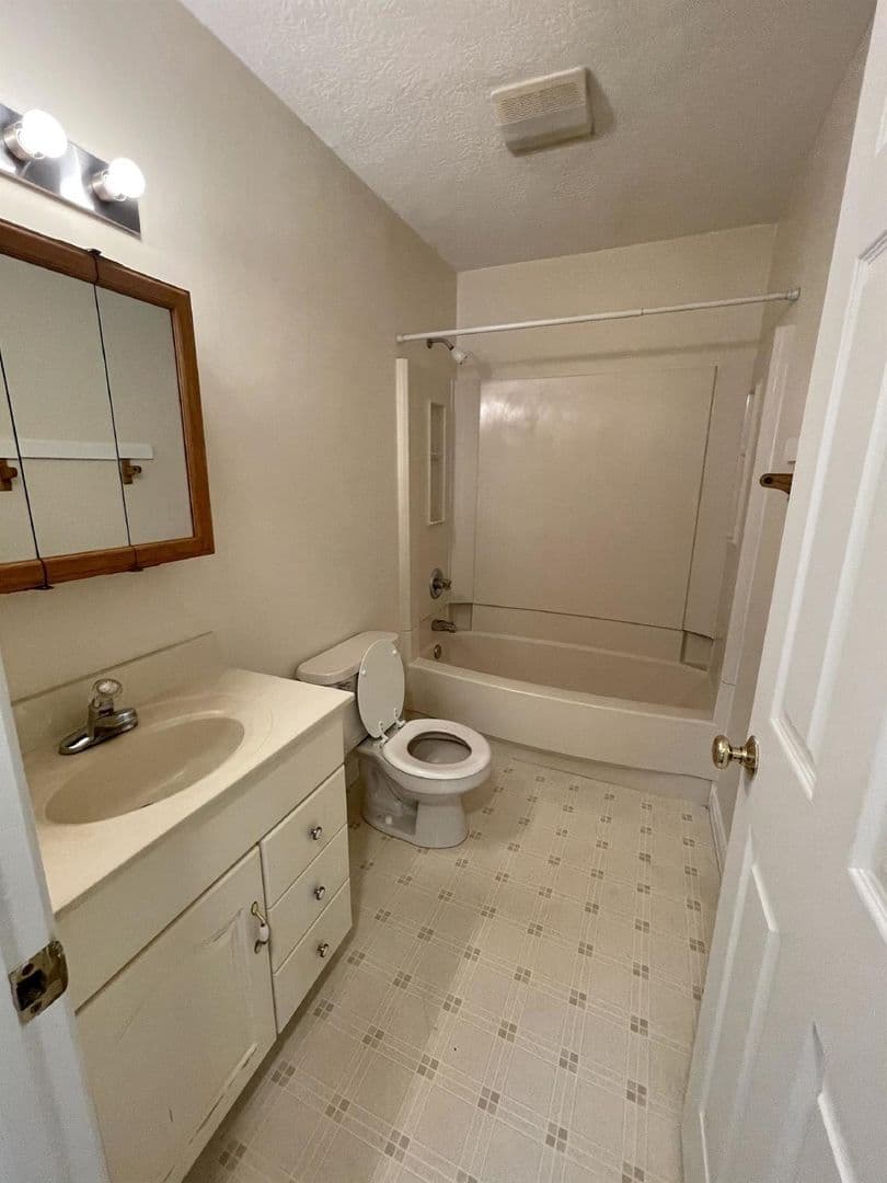 Bloomington House: 230 E. 20th St.