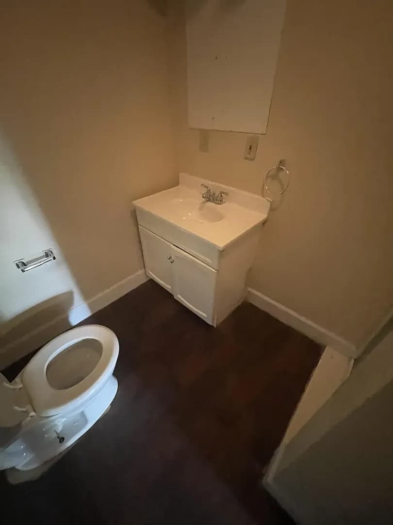 Bloomington House: 718 E Hunter