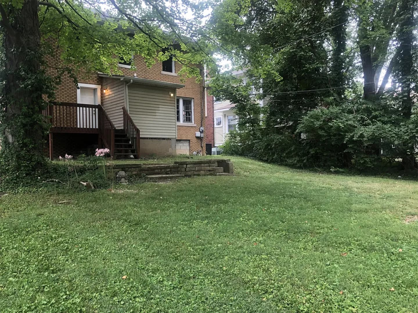 Bloomington House: 718 E Hunter