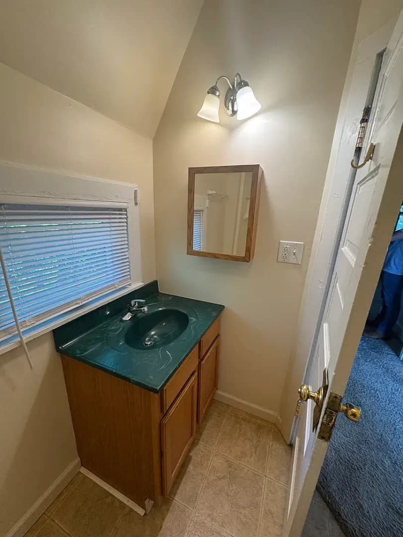 Bloomington House: 420 S Woodlawn Ave