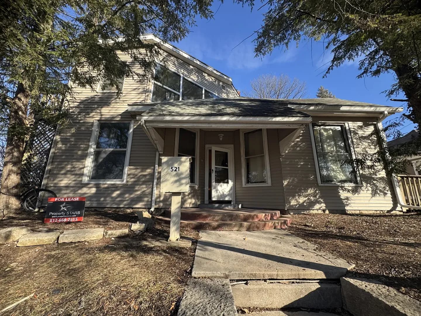 Bloomington Apartment: 521 E. 7th St.