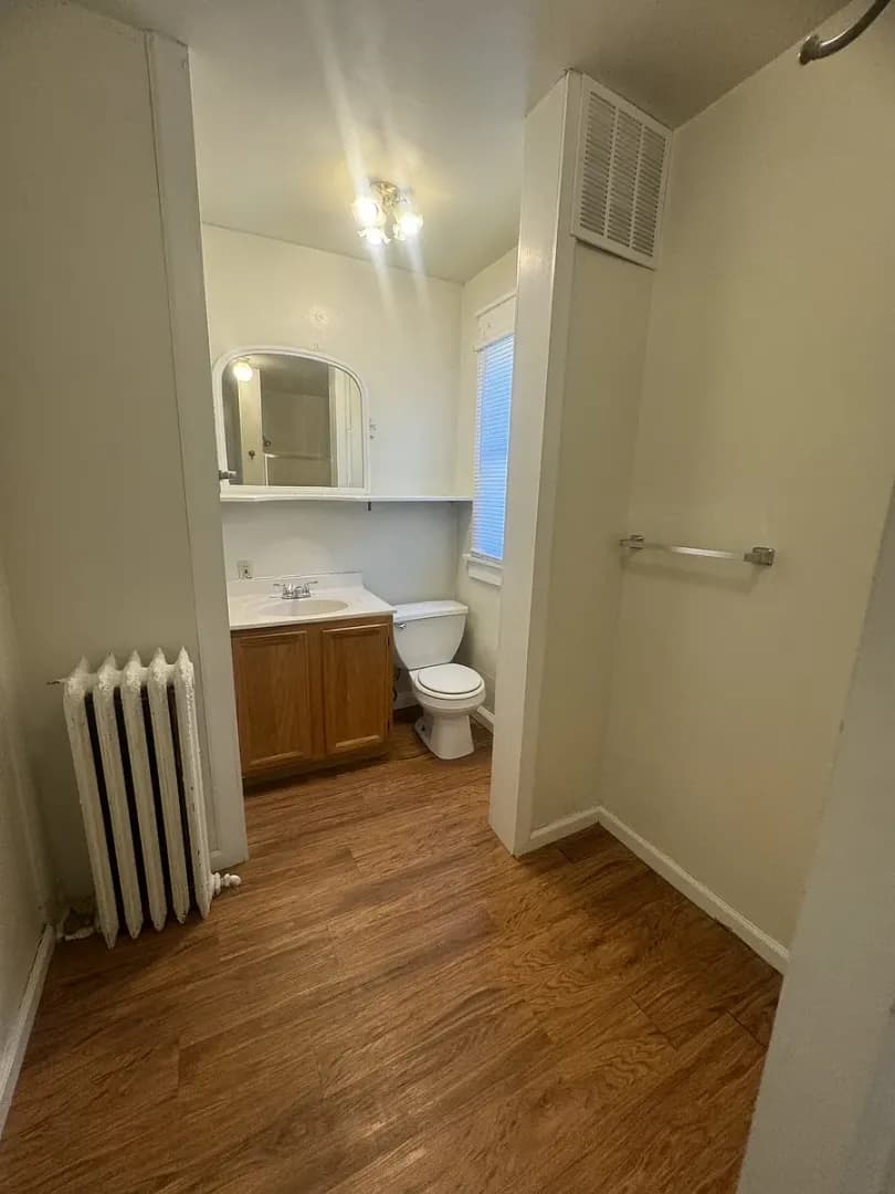Bloomington Apartment: 420 S. Fess