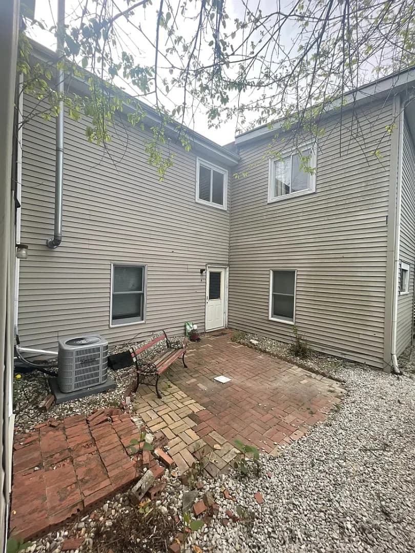 Bloomington Apartment: 521 E. 7th St.